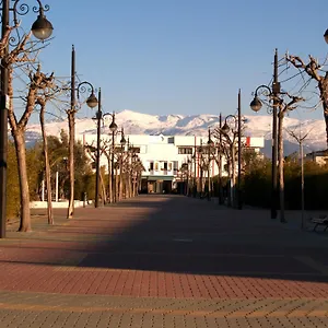 Hotel De, Atarfe